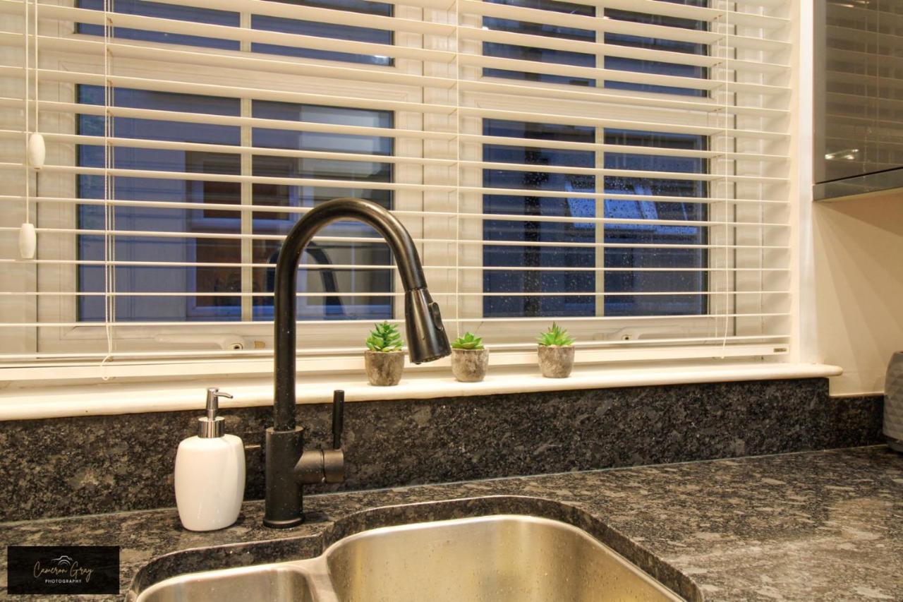Nice 2 Bed House, Office, Wi-Fi, Free Parking Belfast Exteriér fotografie